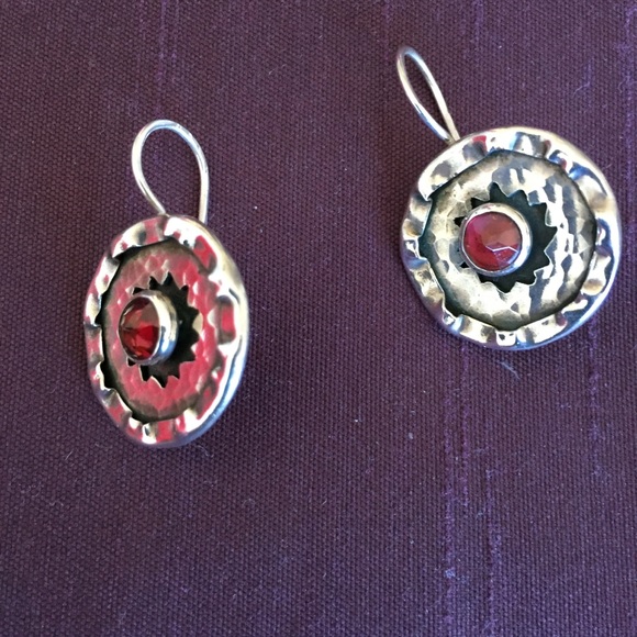 Silver Earrings with Garnet - Picture 2 of 3